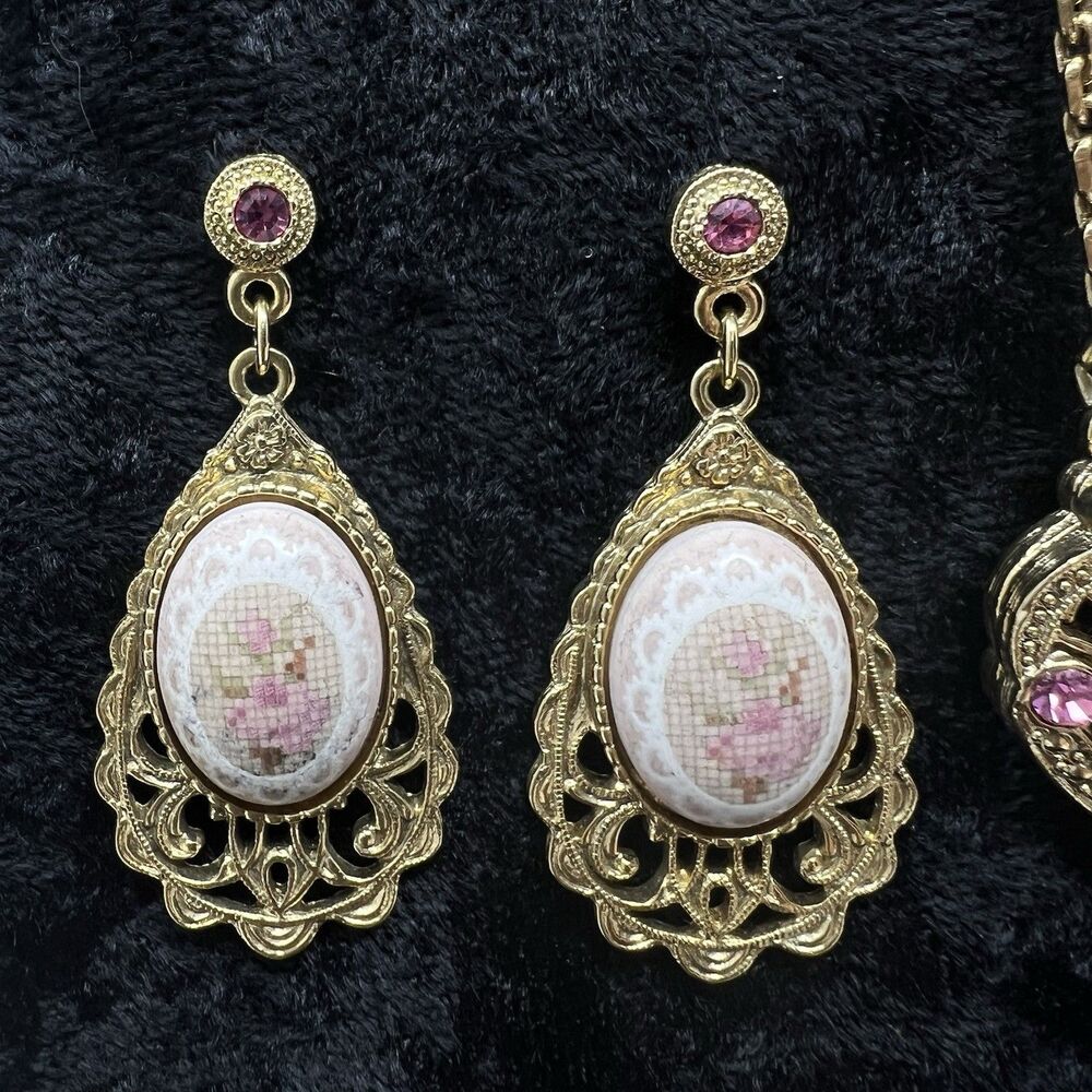 Vintage 1928 Necklace And Earrings Set Long Gold Rose cameo Locket Pierced Rare - Picture 2 of 15